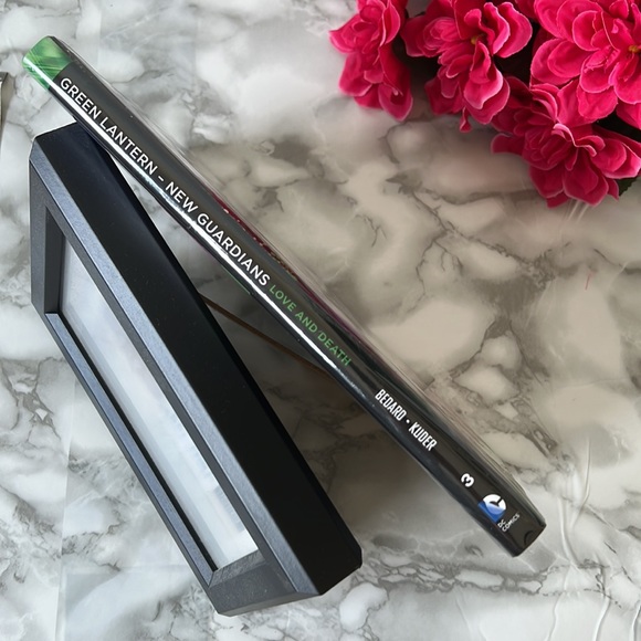 DC - The New 52! - New Guardians Volume 3: Love & Death - ISBN 978-1-4012-4406-4 - Picture 3 of 4